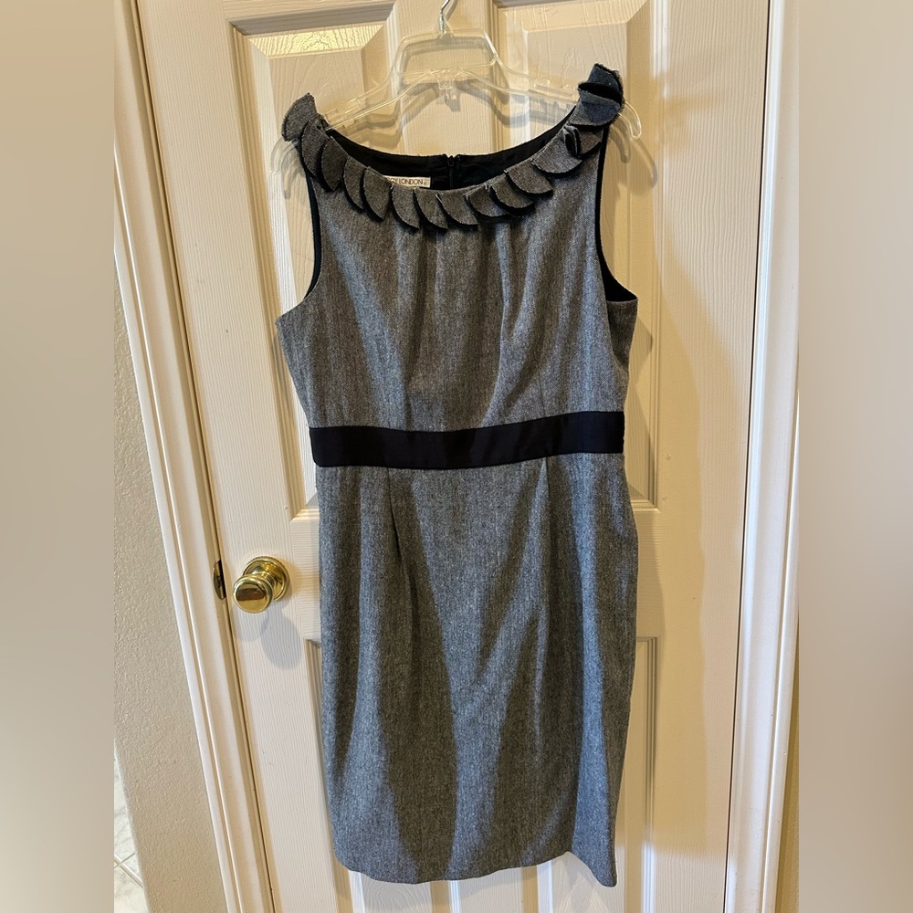 Maggy London Black/White Midi Dress with Black Trim- and side pockets